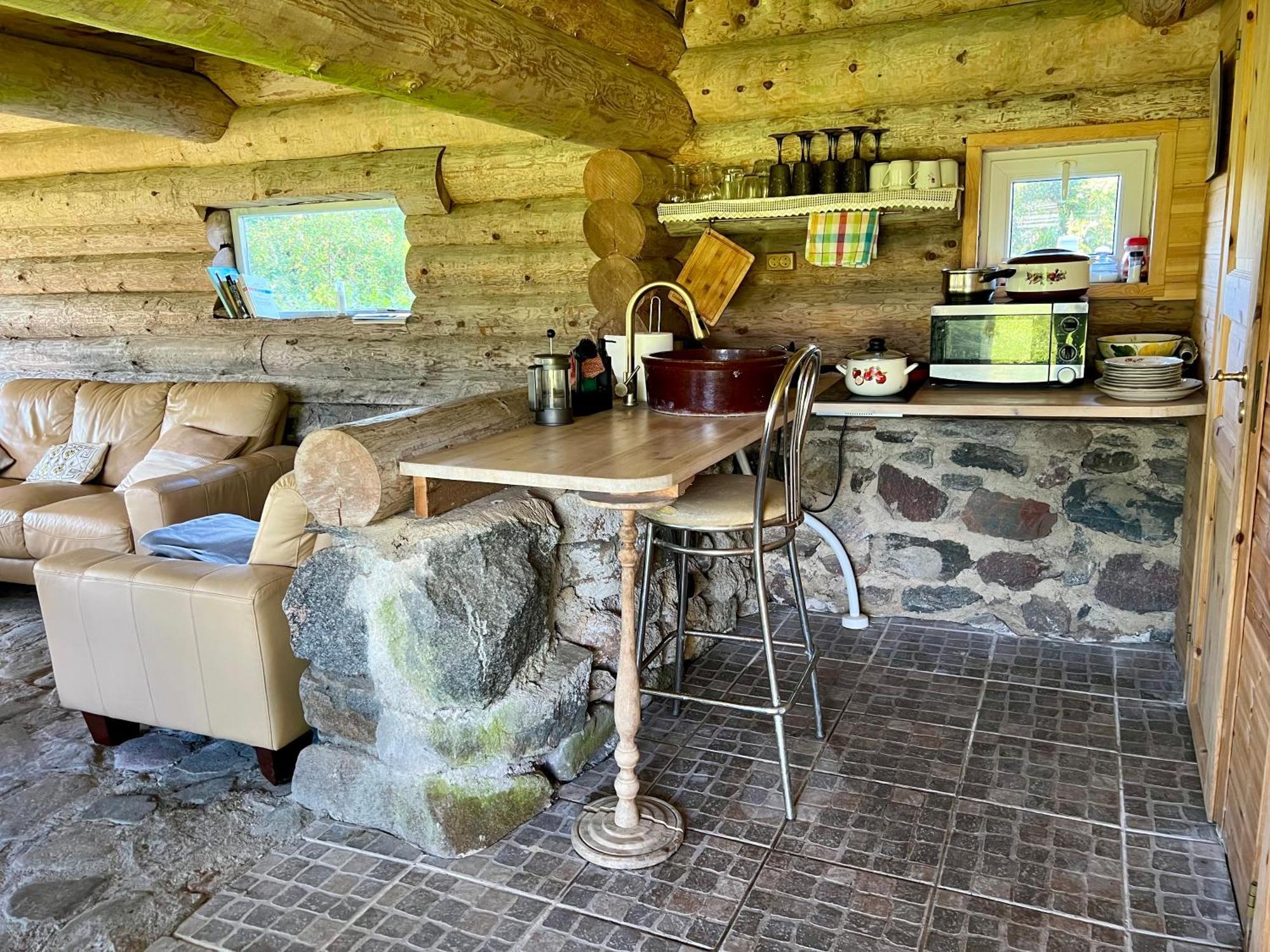 Hotel Suurekivi Kuelalistemaja Reigi Esterno foto