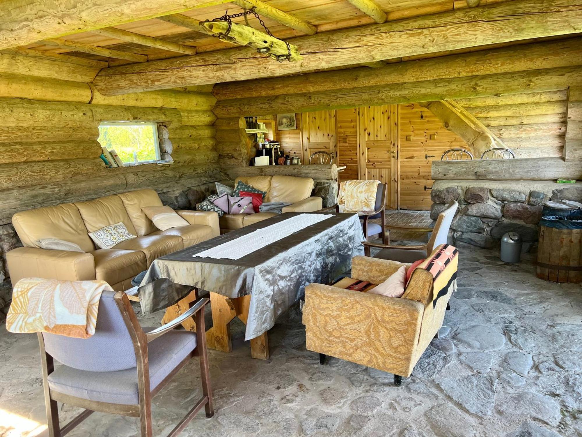 Hotel Suurekivi Kuelalistemaja Reigi Esterno foto