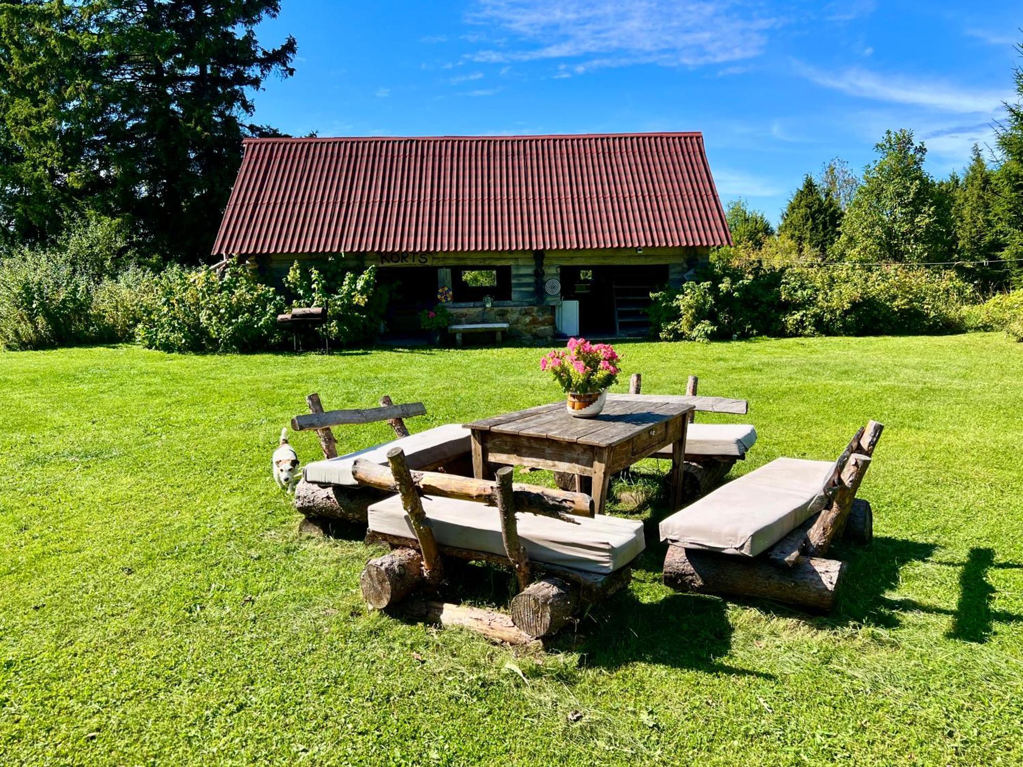 Hotel Suurekivi Kuelalistemaja Reigi Esterno foto