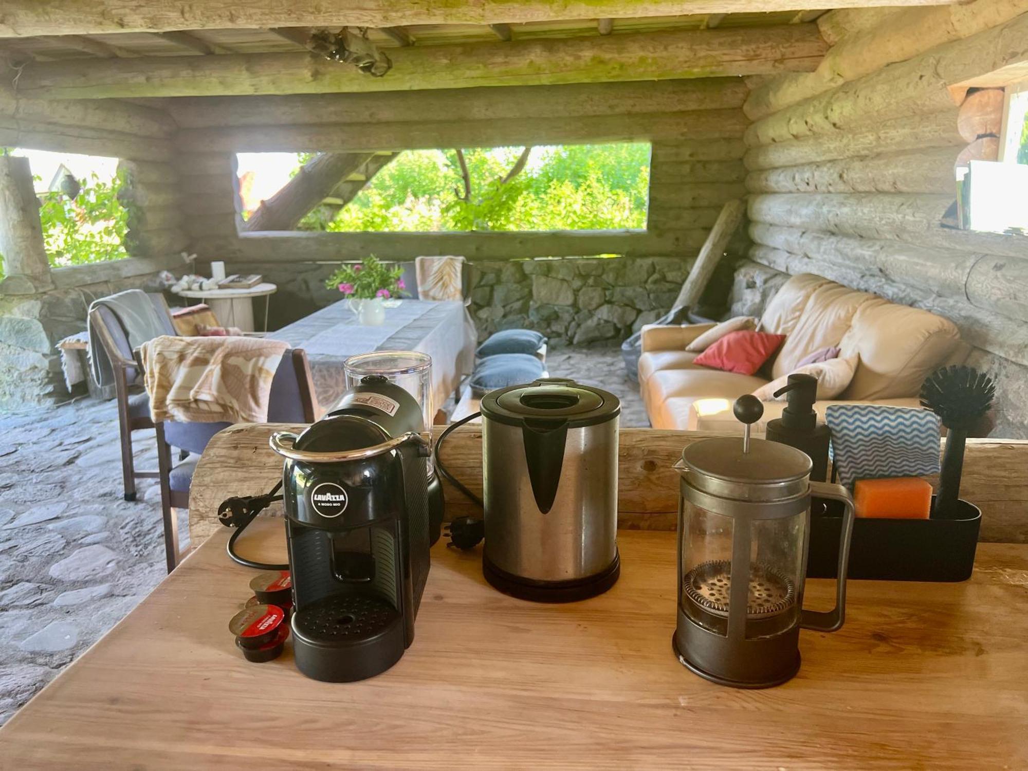 Hotel Suurekivi Kuelalistemaja Reigi Esterno foto